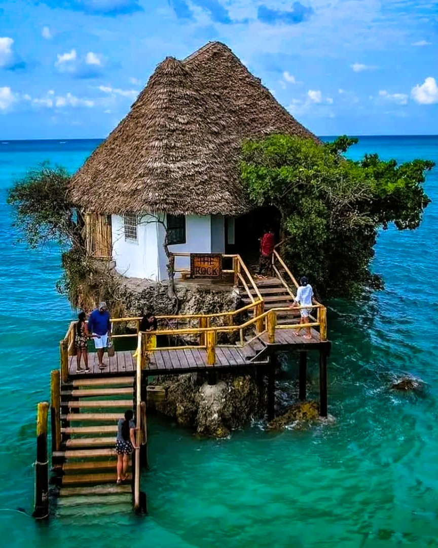 The Rock restaurant view at low tide on a snorkeling lunch tour